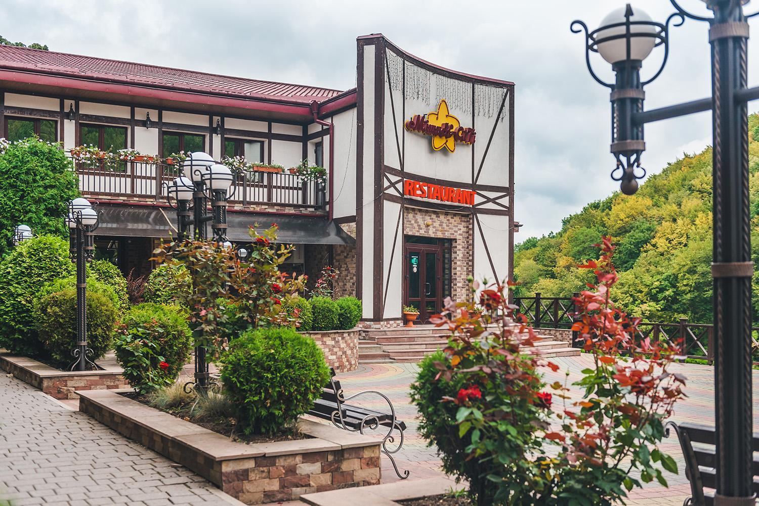 Mishyn-City Hotel Dobrovlyany Zewnętrze zdjęcie